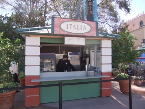 Temporary food kiosk in Italy